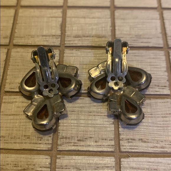 Gorgeous Vintage Brooch & Earrings - Picture 8 of 9